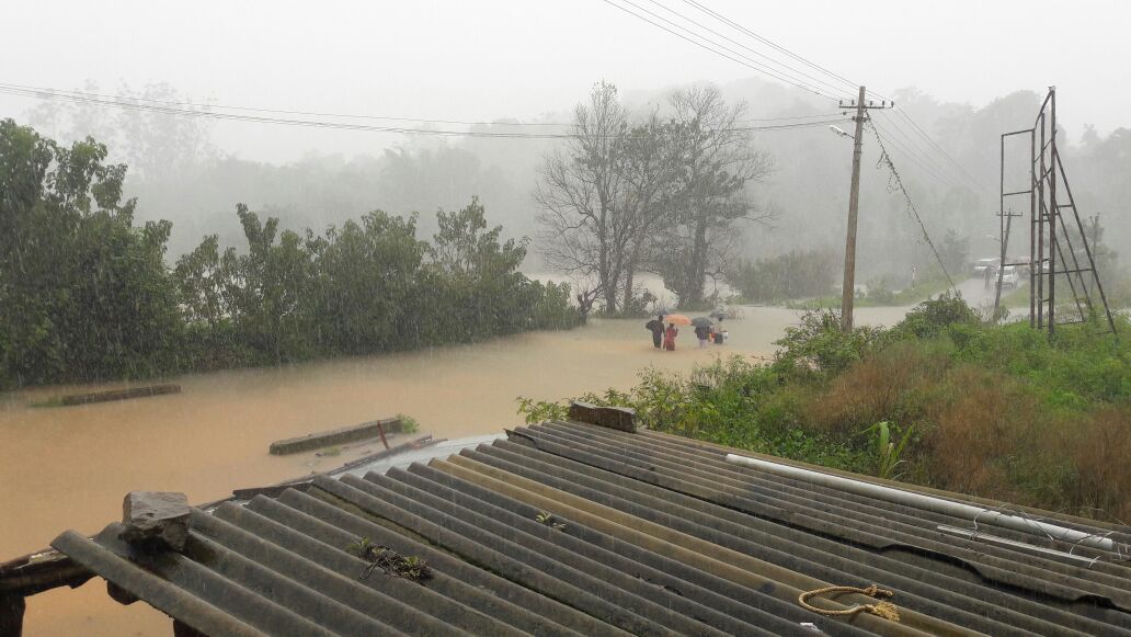 ಕೊಡಗಿನಲ್ಲಿ ಗಾಳಿ ಸಹಿತ ಭಾರೀ ಮಳೆ : ನಾಳೆ ಶಾಲಾ, ಕಾಲೇಜುಗಳಿಗೆ ರಜೆ